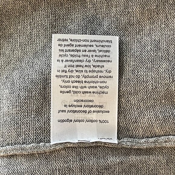 NWT Tommy Hilfiger Grey Polar Bear Graphic Crewneck Sweater, Size XL - Picture 5 of 9